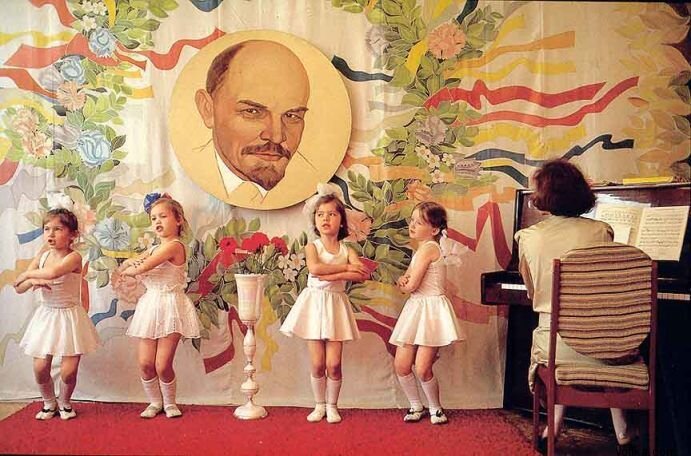 Тихо! Репетиция.