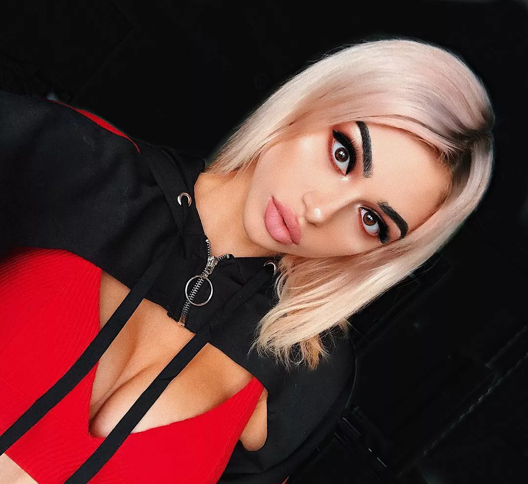 ауди тт с девушкой. эддисон рае 2021. эмми расс блогерша из германии. кира симурина. эддисон рае 2020.