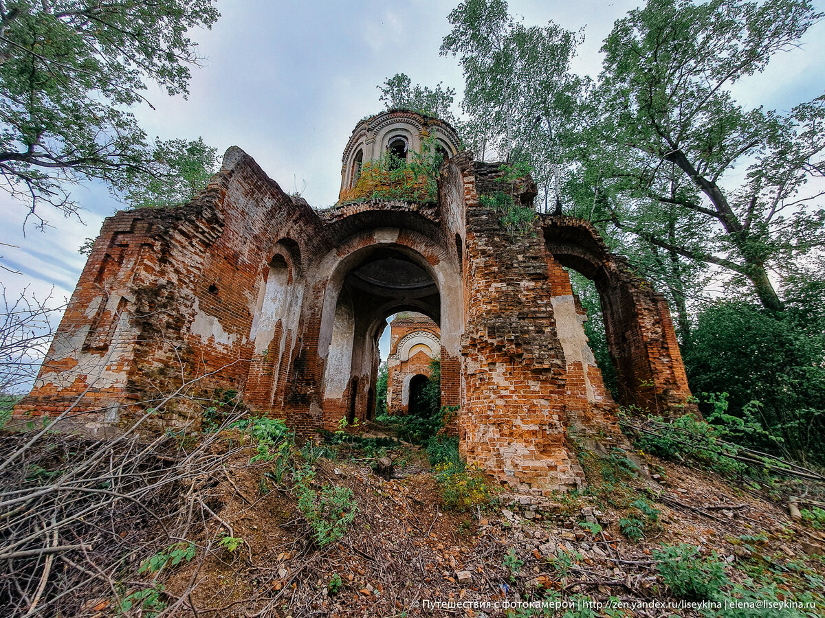 старая церковь на горе