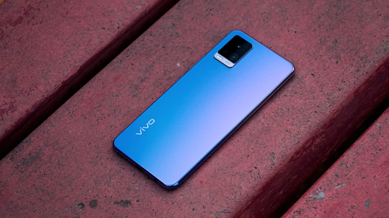 Xiaomi и Samsung такого не ожидали, Vivo выпустили первый смартфон с Android 11: Snapdragon 720G и 8/128ГБ памяти2