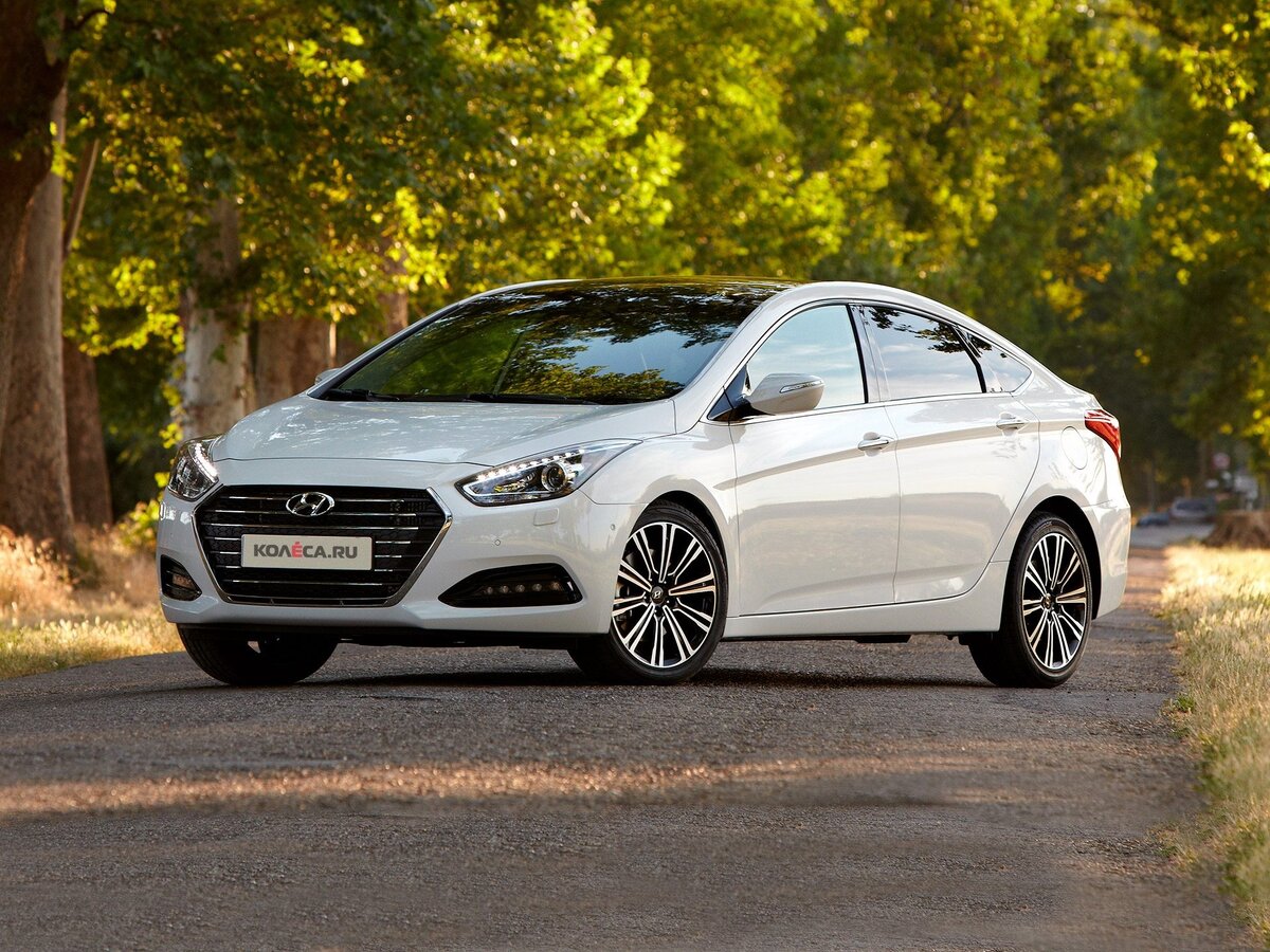 Очень-очень крутой автомобиль, по факту стоит на платформе Sonata и едет в Европу.  Достаточно комфортный, экономичный, если честно, по-моему сугубому мнению - очень красивый седан. Но, живой экземпляр стоит от 1 млн рублей.
