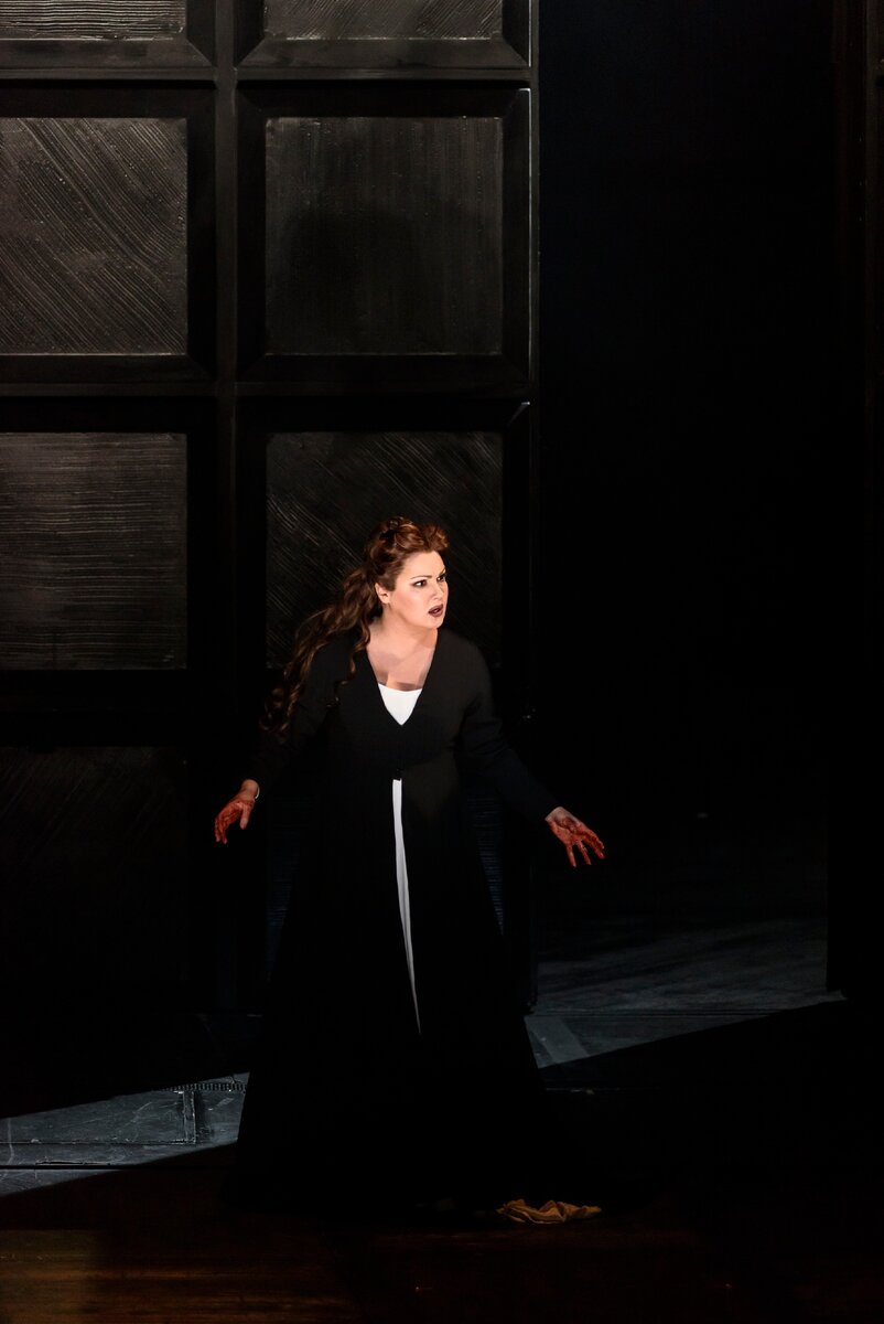 Анна Нетребко в роли Леди Макбет (C) ROH. PHOTO BY Bill Cooper