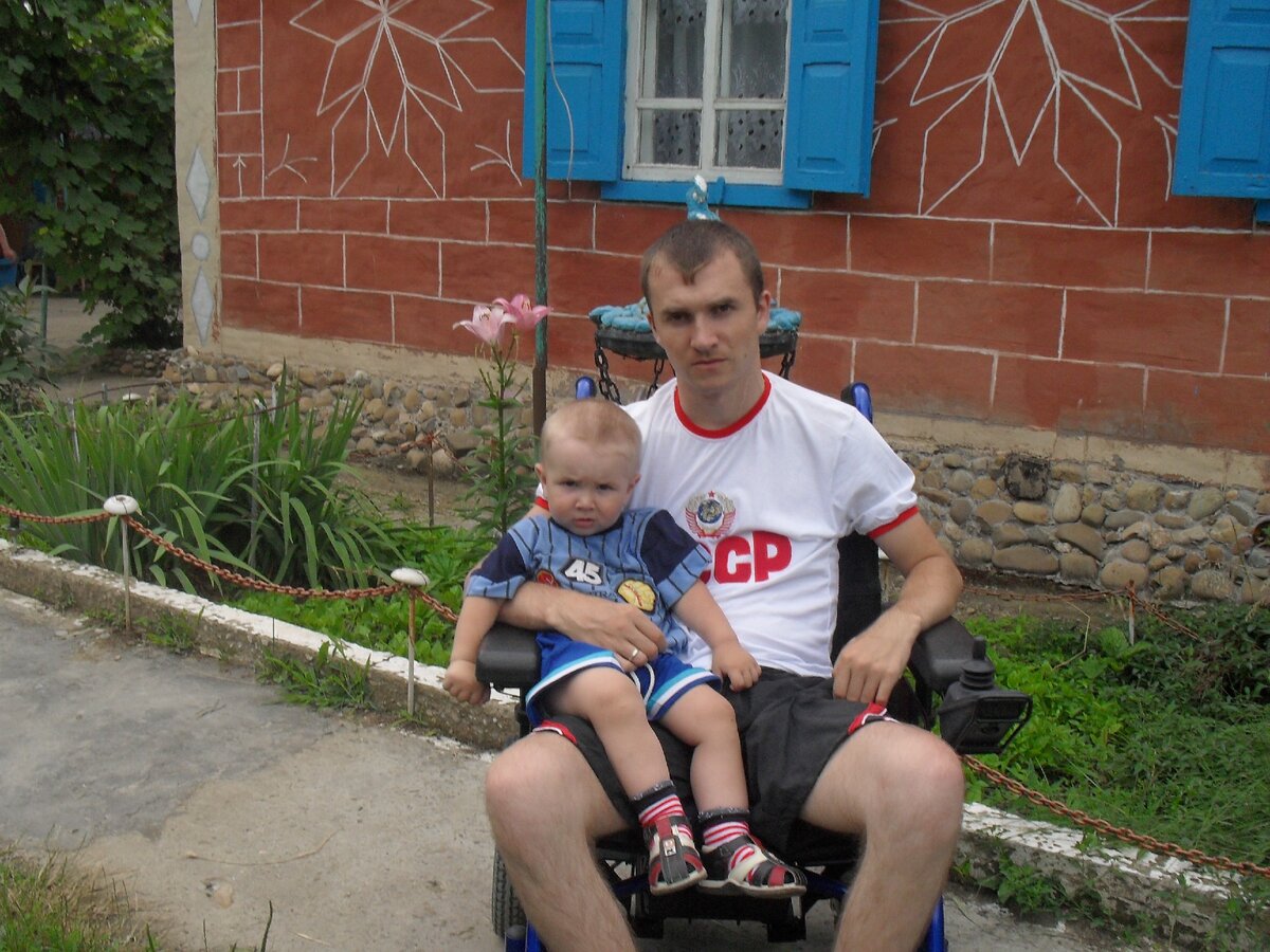 Маленький Александр Бочкарев и Я.