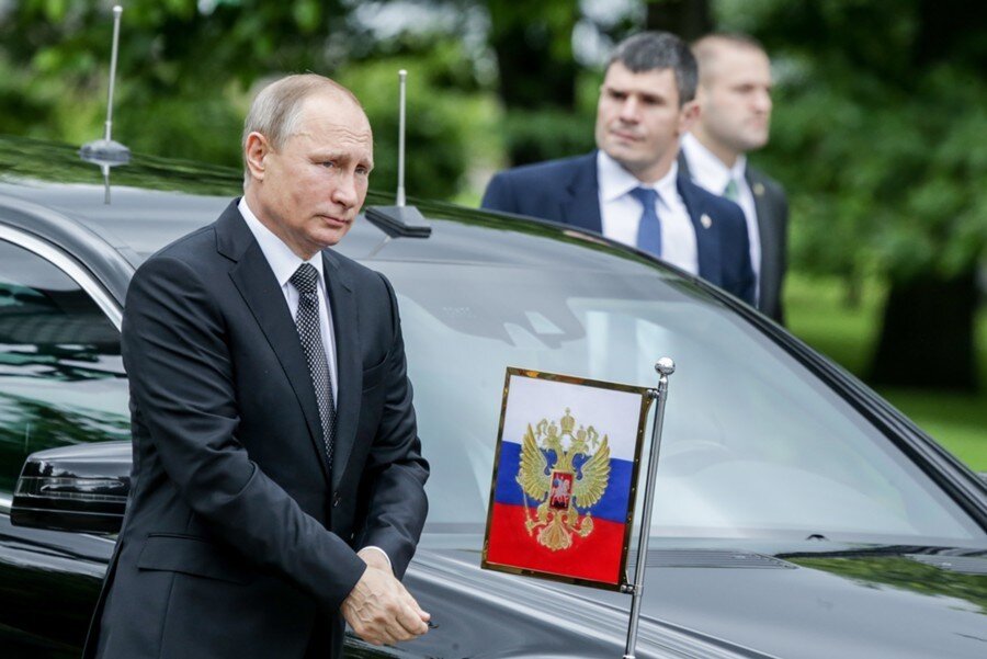 На чем ездил Путин до того как стал известен? Как президент России чуть не стал таксистом