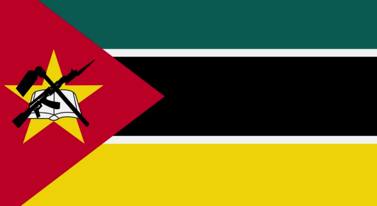 Мозамбик. Единственный флаг в мире, на котором изображено современное оружие