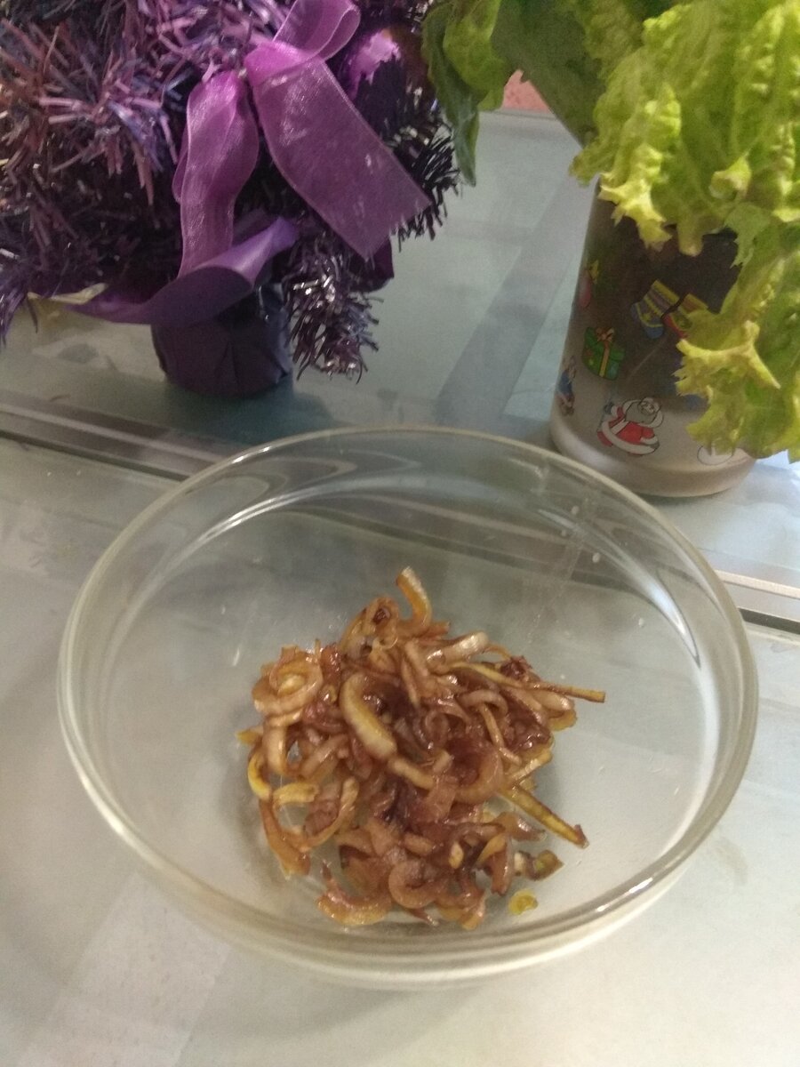 Фото лука, карамелизованного без масла, сахара и уксуса