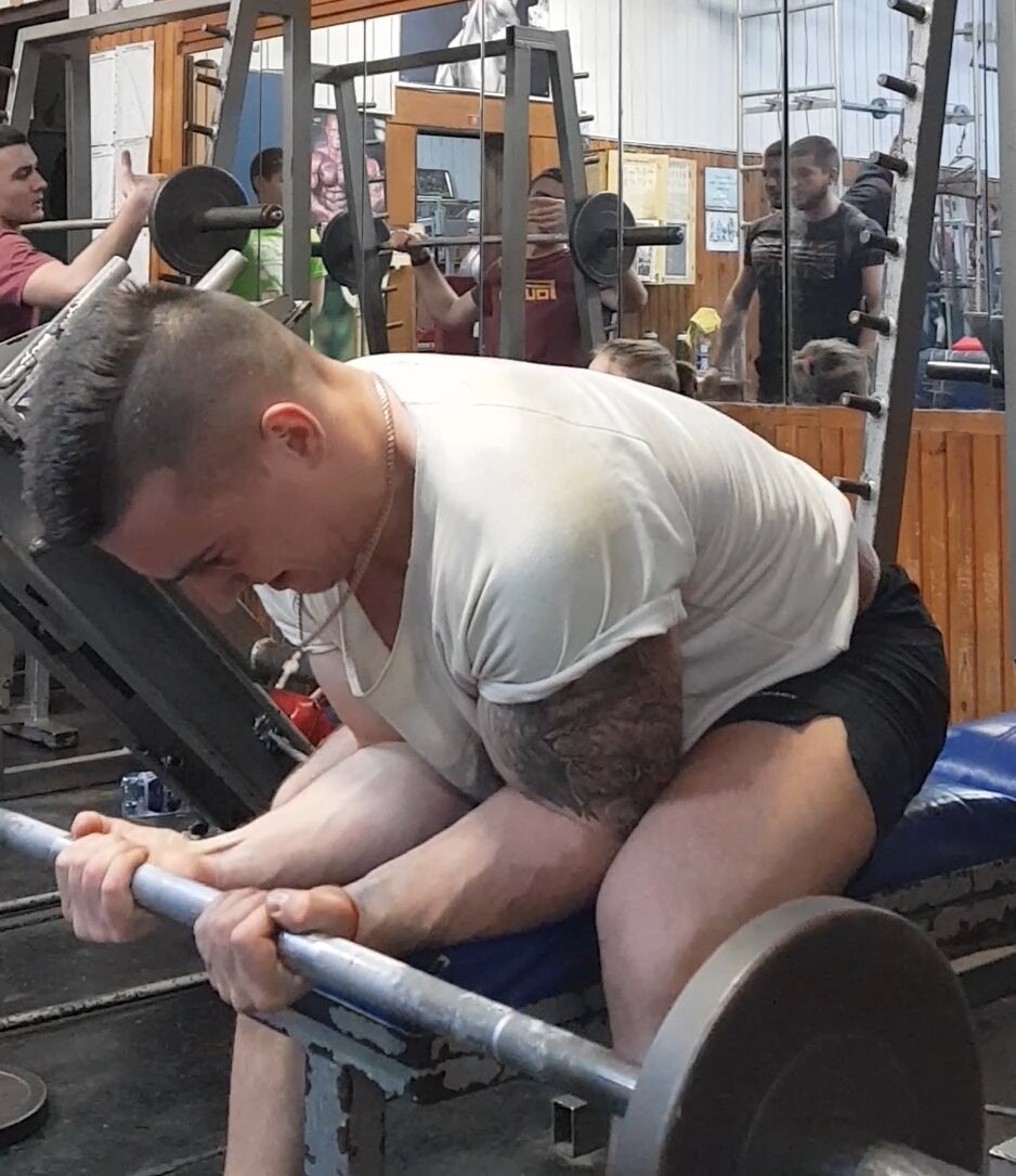 Сгибания рук со штангой