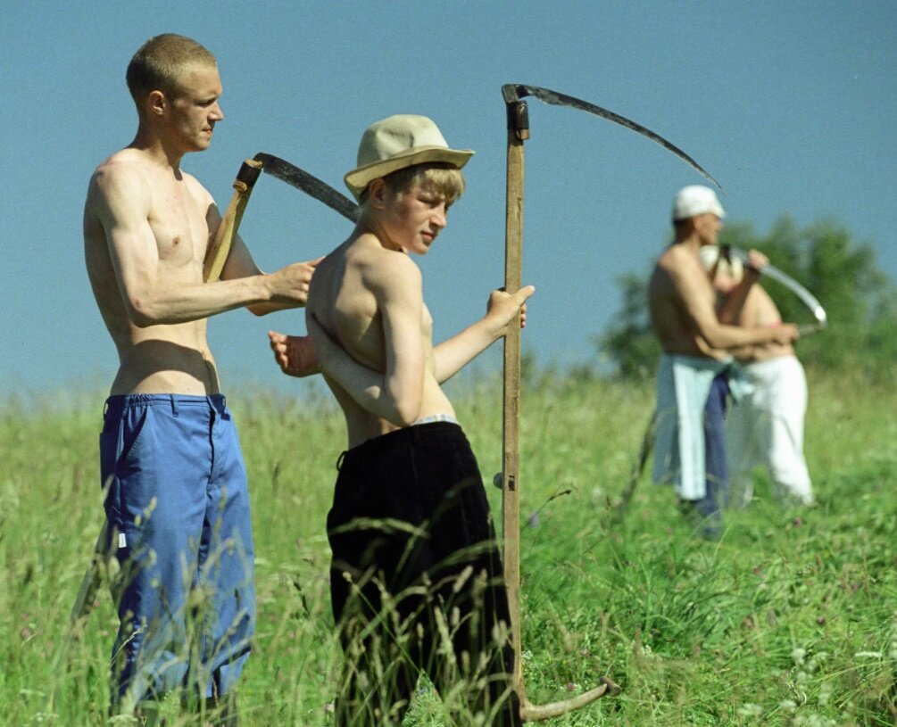 Сезон покоса в деревне (фото найдено в интернете)