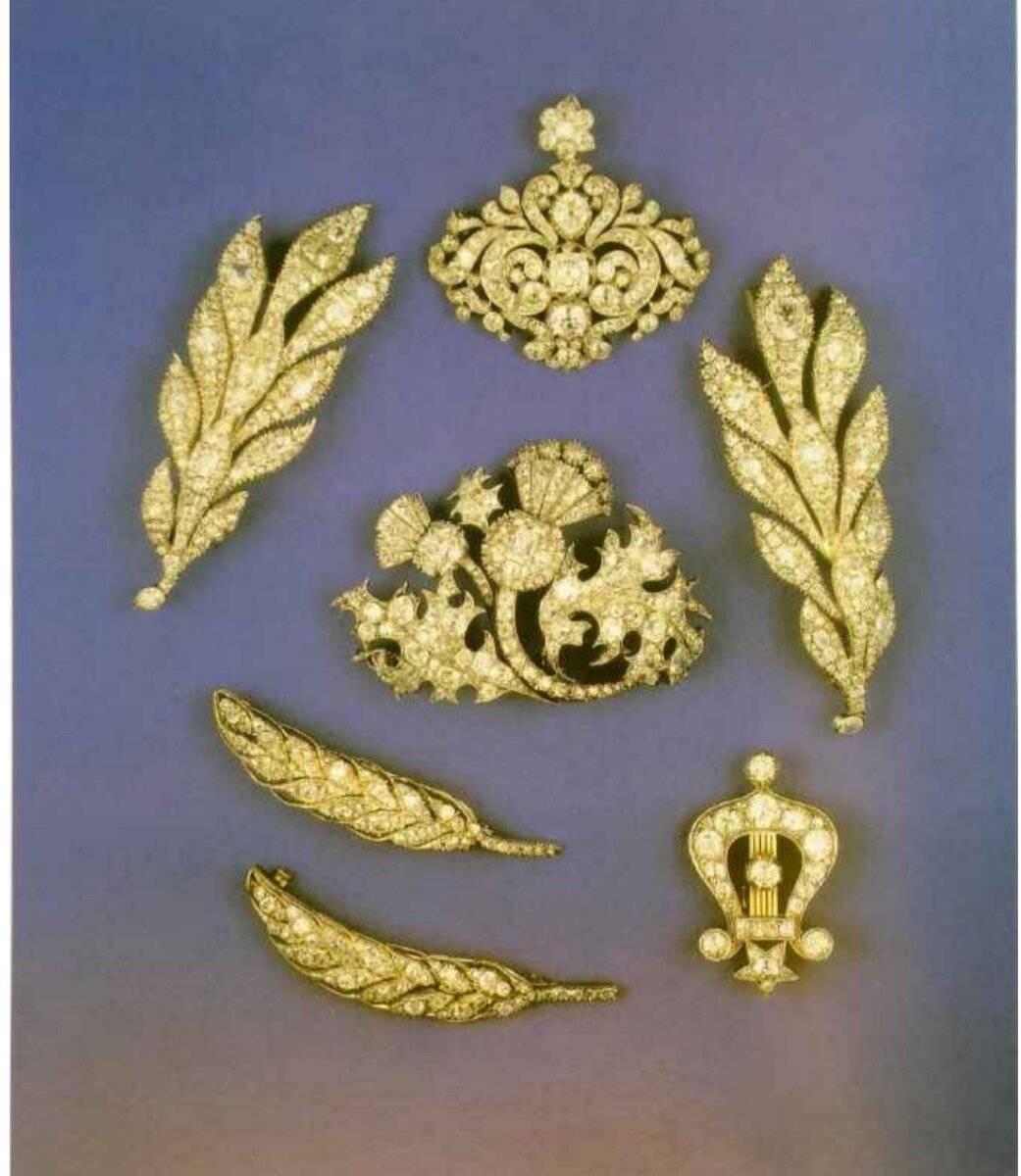 Бриллиантовые броши. Примерно 1830-й.