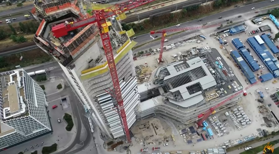 Учения на самом высоком башенном кране в Венгрии