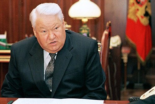   Борис Николаевич Ельцин, первый Президент РФ, умер на 77-м году жизни 23 апреля 2007 года в Центральной клинической больнице. По желанию членов семьи экс-президента вскрытие его тела не проводилось.