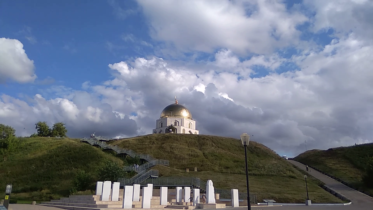 "Памятный знак" в честь принятия ислама (фото автора)