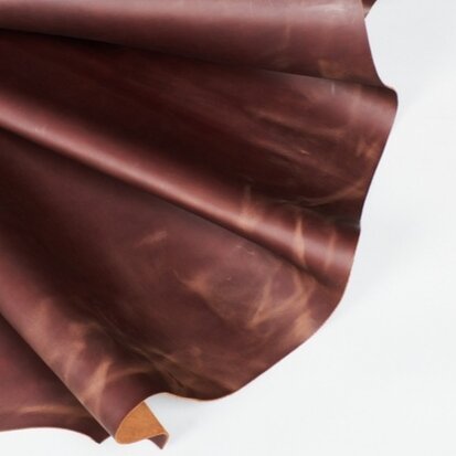 Фото из магазина наших постоянных поставщиков - Уральского кожевенного завода УРАЛ КОЖА