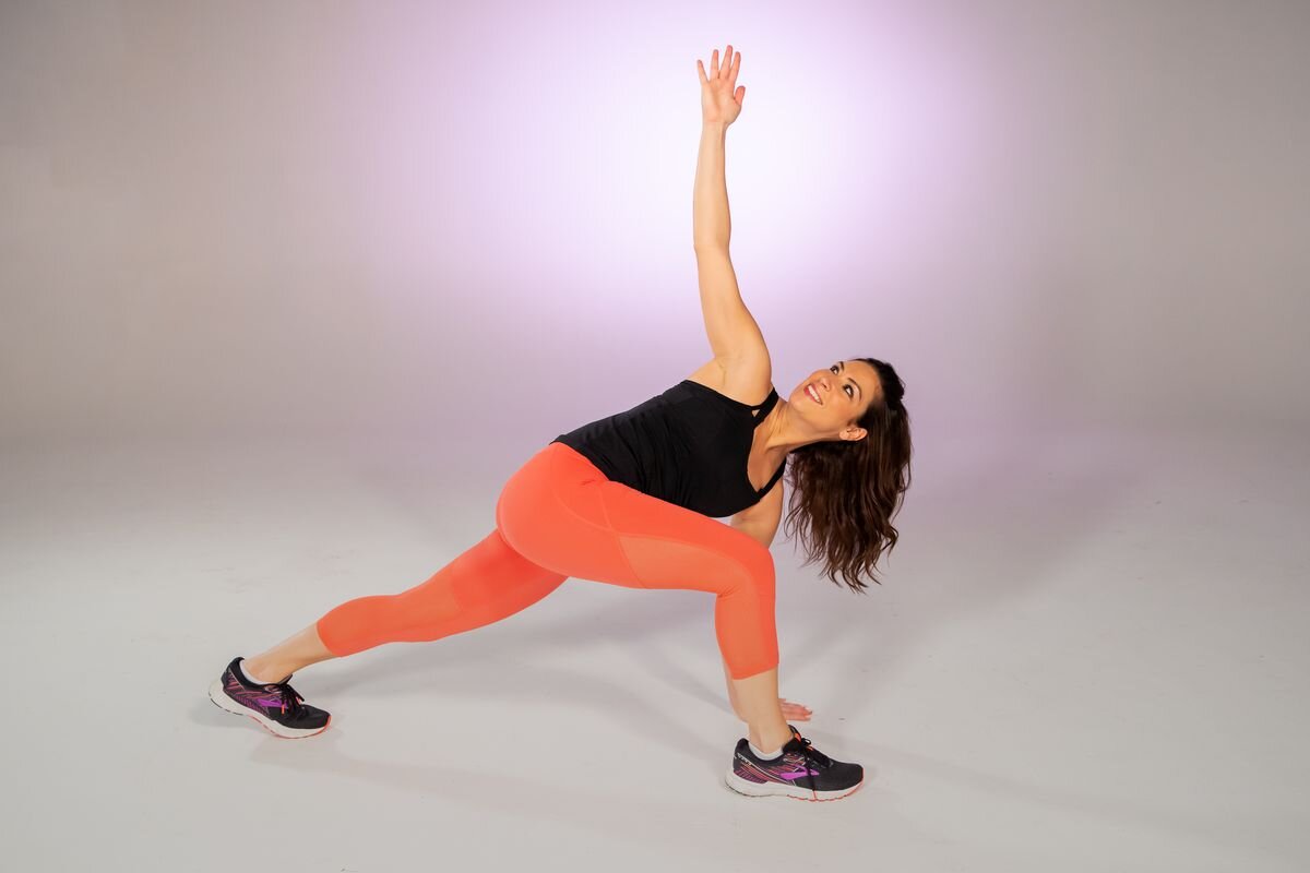 Упражнения для растяжки задней поверхности ног. Упражнение shoulder stand пилатес. Разминка фитнес. Заминка комплекс упражнений. Растяжка красивые фото.