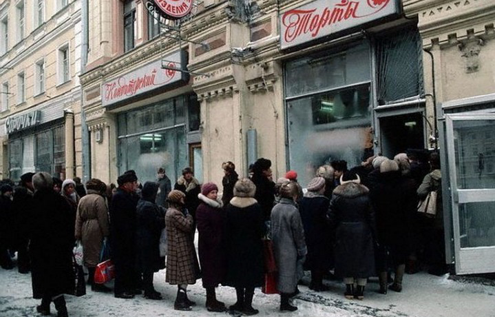 Знали ли вы, что с 1918 по 1935 год в Советском Союзе Новый год вообще не считался официальным праздником?-5