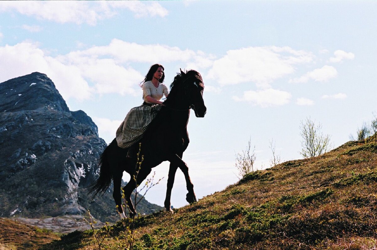 Кадр из фильма "Я - Дина" (2002)