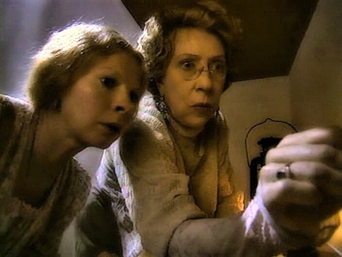 Инна Чурикова и Ирина Ракшина в сериале "Винтовая лестница". Источник: kinopuh.ucoz.com