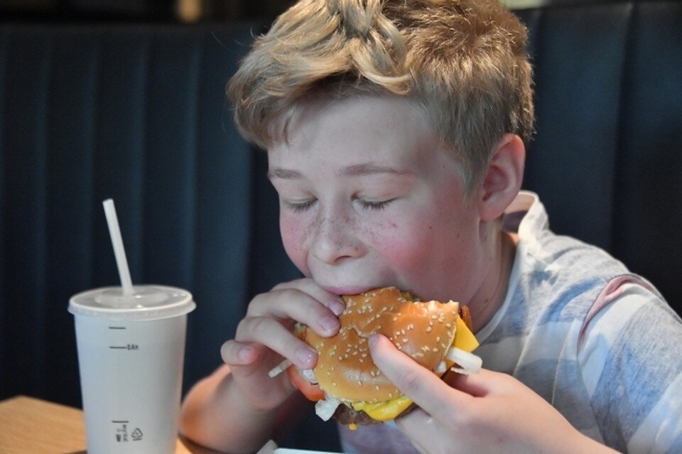     В Таганроге заработал первый фуд-корт сети "Вкусно - и точка". Владимир ВЕЛЕНГУРИН