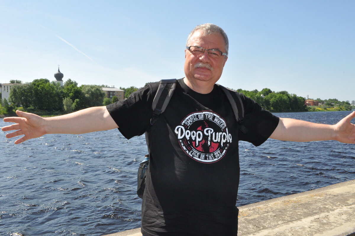 Автор приветствует читателей своего канала