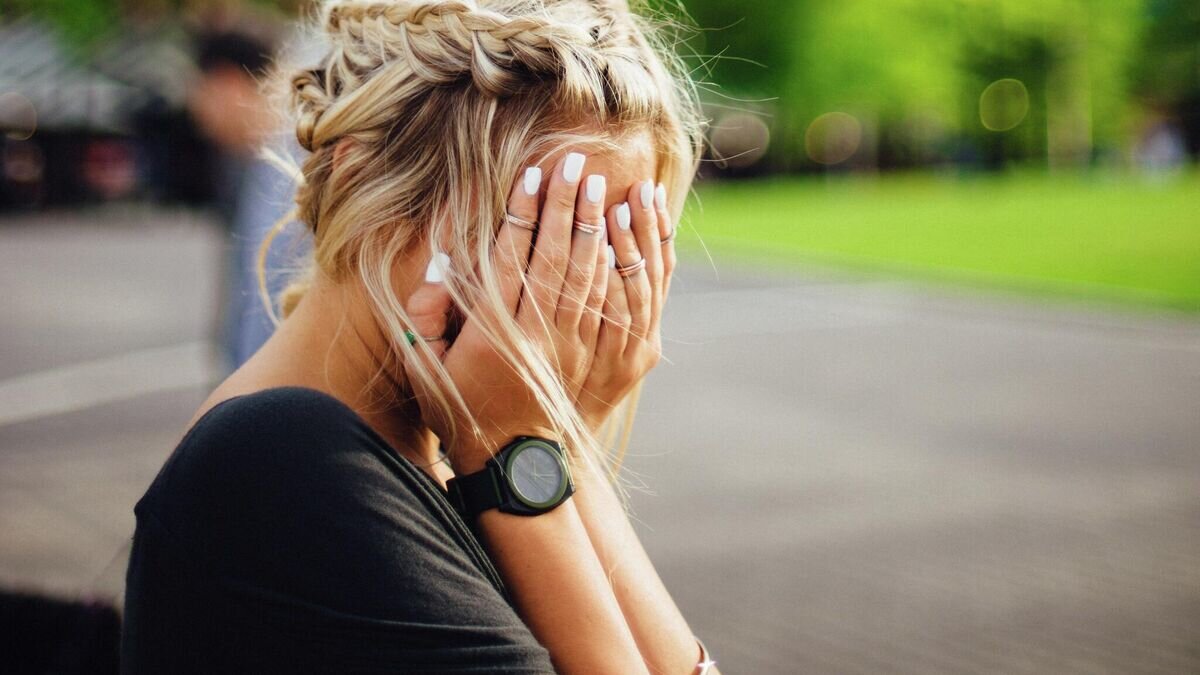    Мигрень© Фото : Unsplash/Abigail Keenan