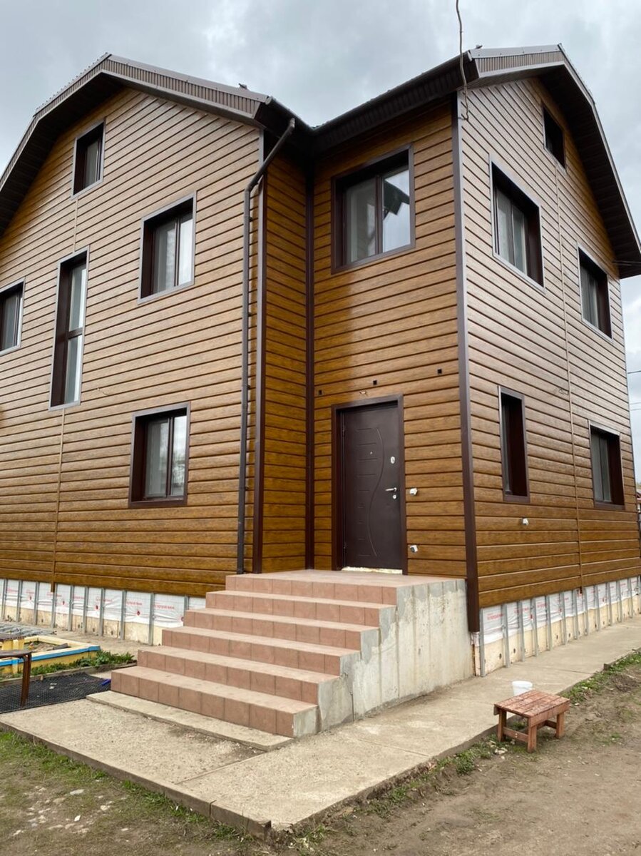 Сайдинг "Евробрус" в цвете кедр 3D