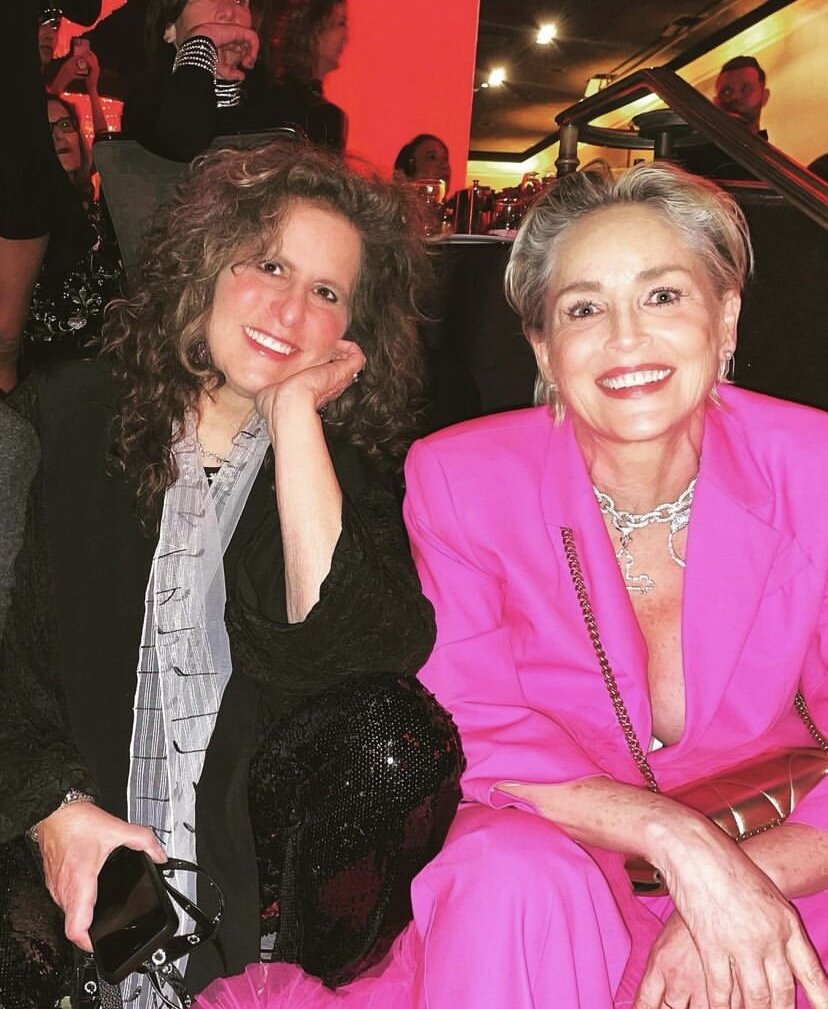     Шэрон Стоун на вечеринке Клайва Дэвиса