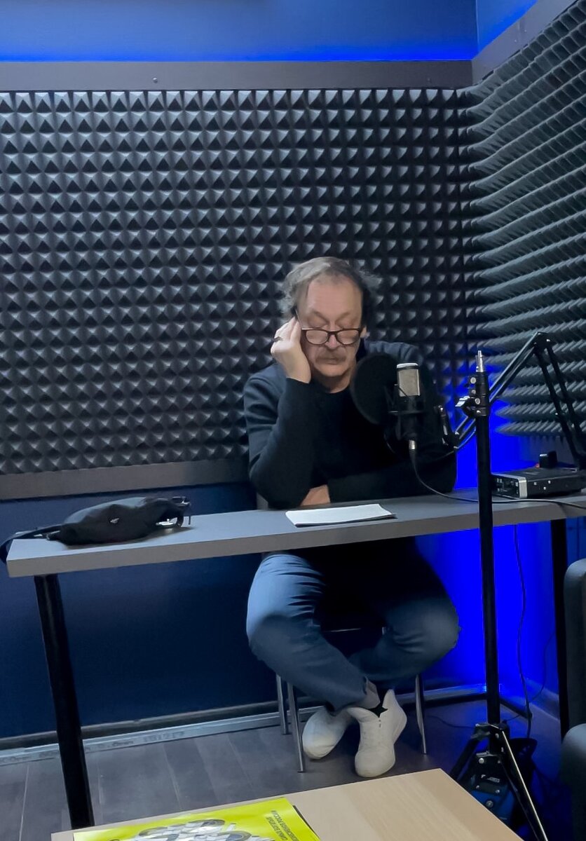 Владислав Ветров в студии.