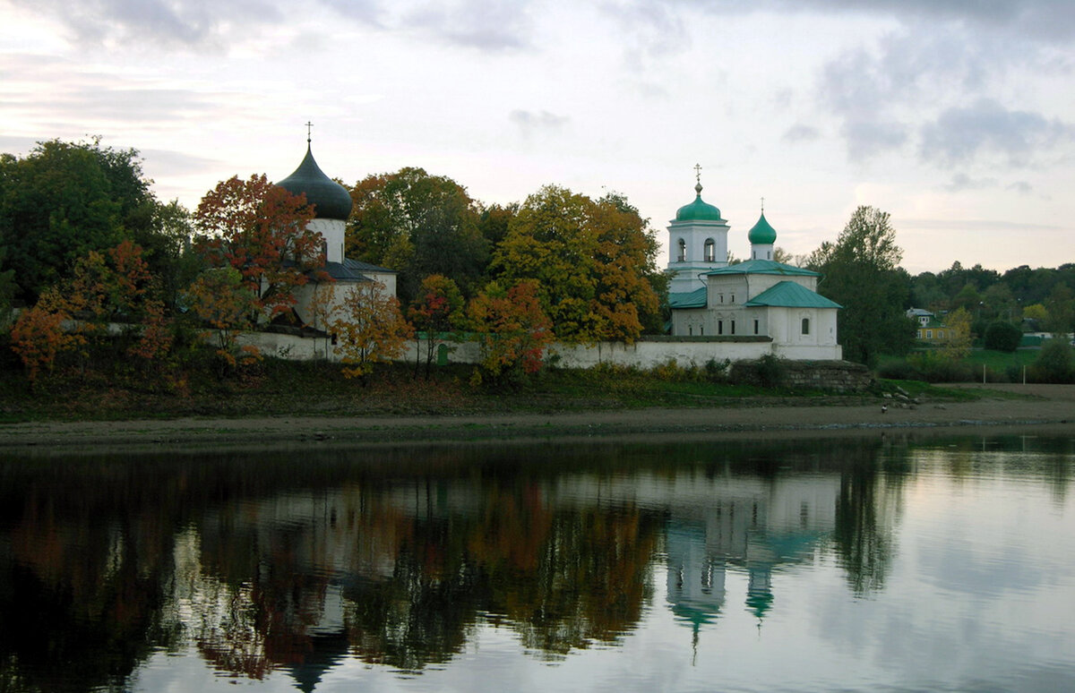 Спасо-Преображенский Мирожский Завеличский монастырь. XII в. Псков