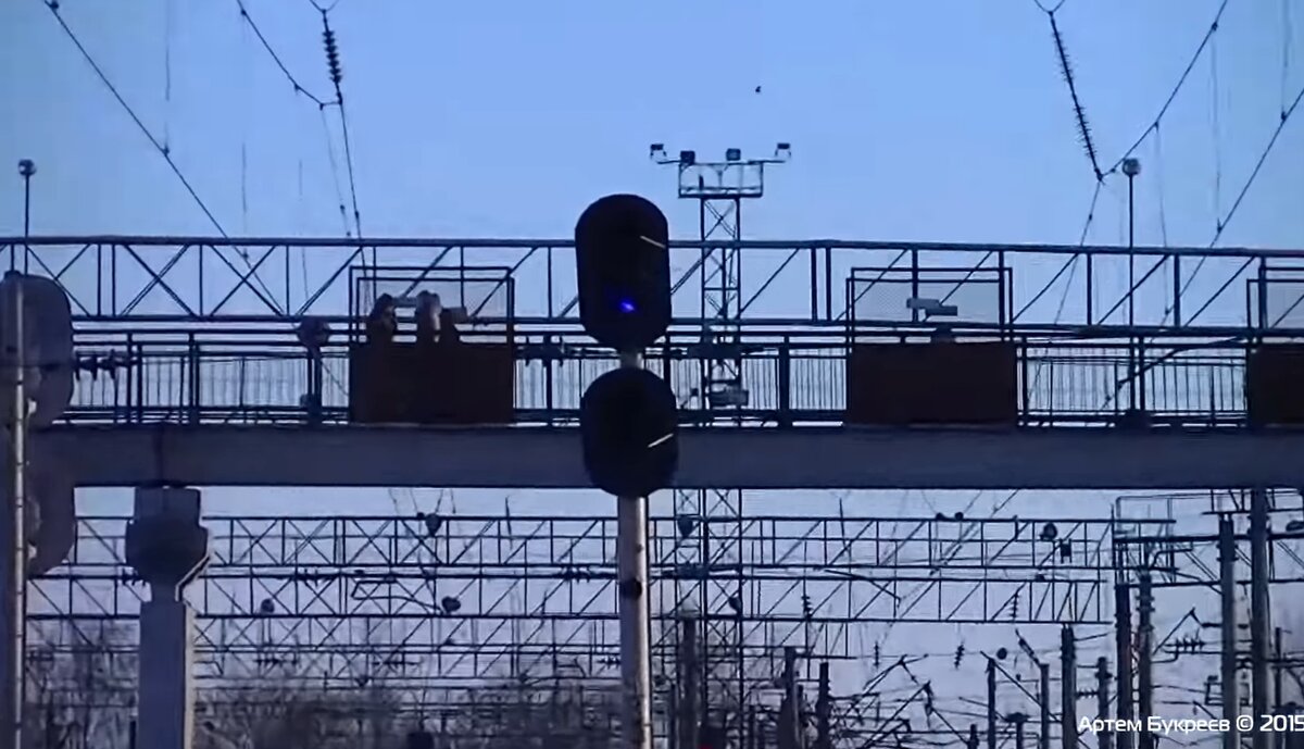 Синий на маршрутном светофоре ЧМ3. Станция - неизвестна. Автор: Артём Букреев. 