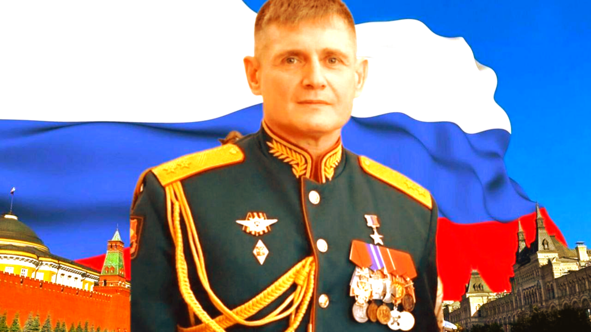 Михаил Юрьевич Теплинский (родился 9 января 1969, Моспино, Донецкая область) — российский военачальник. Командующий Воздушно-десантными войсками (с 2022). Герой Российской Федерации (1995). Генерал-полковник (2021). На апрель 2023 года заместитель командующего Объединённой группировкой российских войск