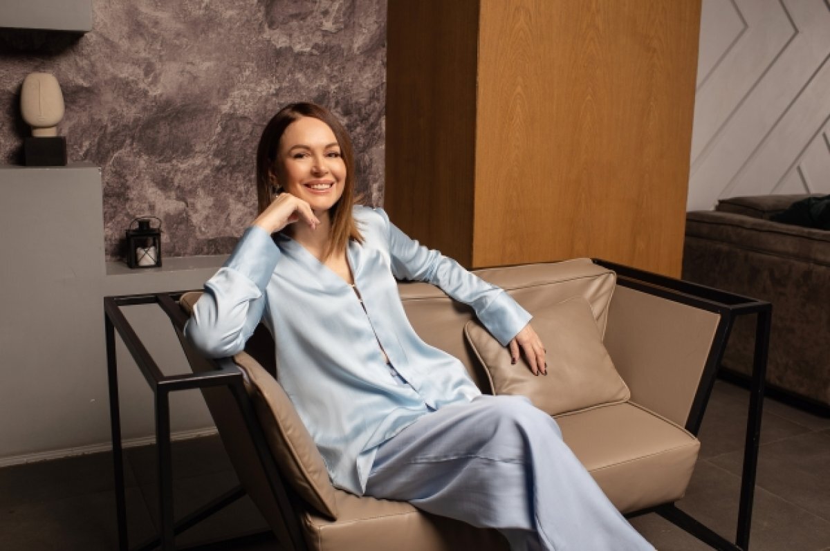    Ирина Безрукова.