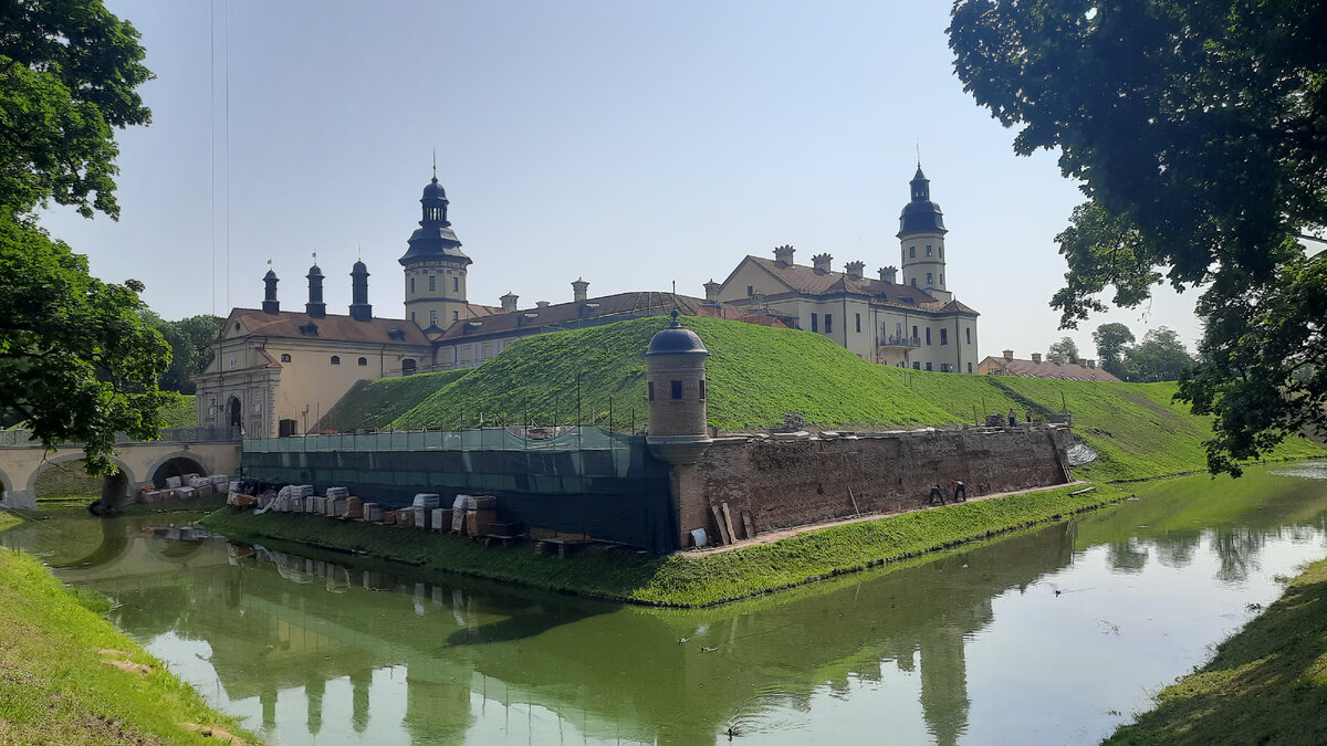 Вид на Несвижский замок