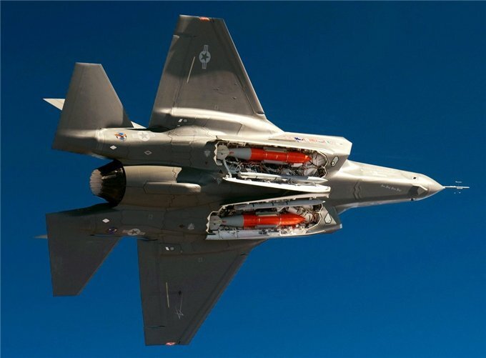 Истребитель F-35 Lightning II