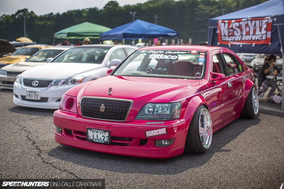 Toyota Crown Majesta 200 Tuning