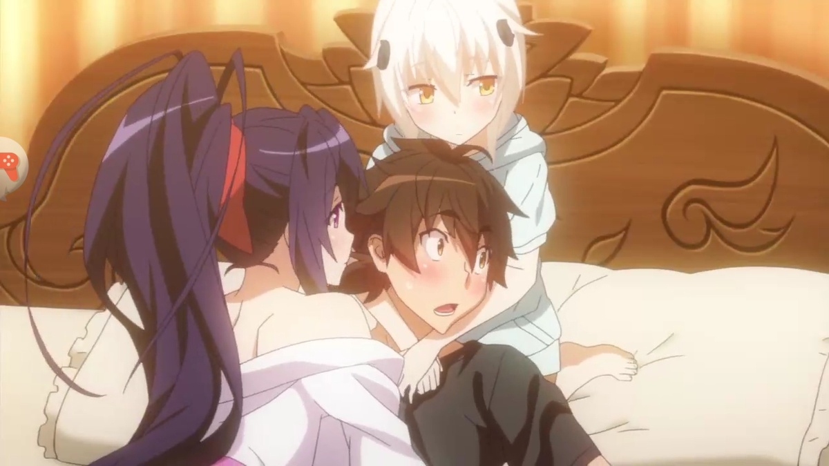 "Демоны против падших" это аниме классический японский горемник в фантастическом жанре с минимальными моральными устоями. Главный герой школьник который в своем подростковом возрасте имел стандартные желания как и все школьники завести девушку да и вообще иметь возможность больше общаться с противоположным полом. Когда же у него это получается и одна из девушек приглашает его прогуляться  его жизнь меняется в корень, точнее обрывается. Его пасия оказывается не просто девушкой а падшим ангелом. 