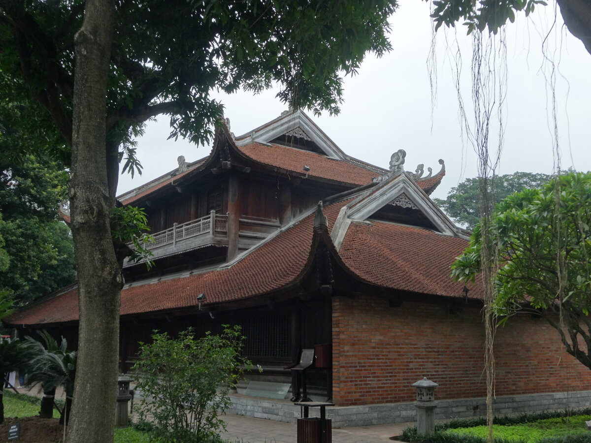 Хорошая сохранность зданий объясняется тем, что в 2000 году комплекс был полностью перестроен с сохранением традиционных технологий