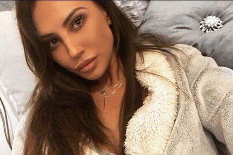 28-летняя Рейчел Дейл практически довела бывшую девушку своего парня до суицида, после того как выложила  обнажённые  фотографии в Instagram.