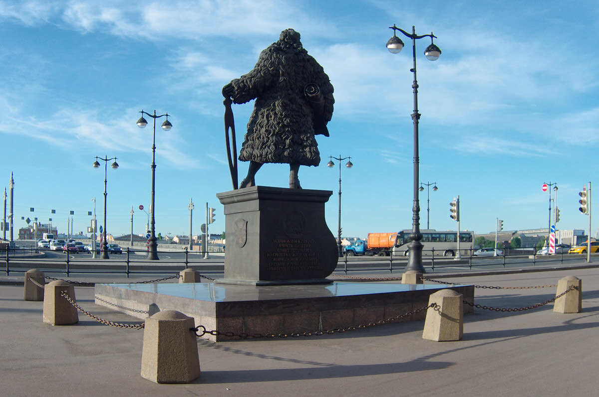 Памятник на васильевском острове