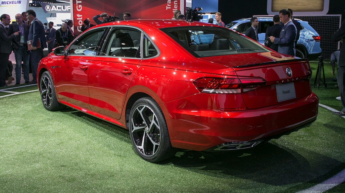 Только Passat с китайского рынка переходит на новую платформу «MQB» - еще один признак того, что Китай, а не Америка или Европа, является доминирующим рынком для автомобильных компаний в наши дни. Кроме того, учитывая, что продажи седанов в Америке идут полным ходом, вы не можете винить VW в том, что он сэкономил немного капитальных вложений из бюджета на разработку продукта для рынка в США. 