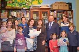 Многодетная семья калужан обзавелась десятым ребенком