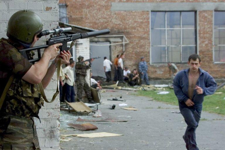 Рисунок 1. Штурм Бесланской школы стал одним из тяжелейших испытаний в борьбе против боевиков