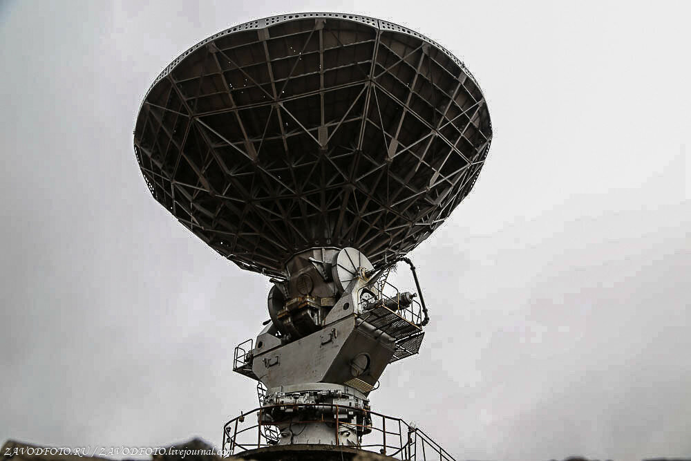 В нескольких километрах от Певека, что на Чукотке, находится уже заброшенная самая северная станция спутниковой связи «Орбита».-2