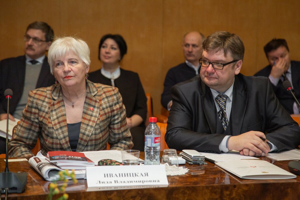 Первый вице-президент РАЕН Лида Иваницкая, Руководитель SCITECHFUND.ru Павел Устюжанинов