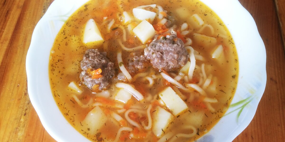 Суп с лапшой роллтон. Куриный суп с лапшой роллтон. Суп из лапши роллтон. Куриный суп с лапшой роллтон. Рамен роллтон роллтон.