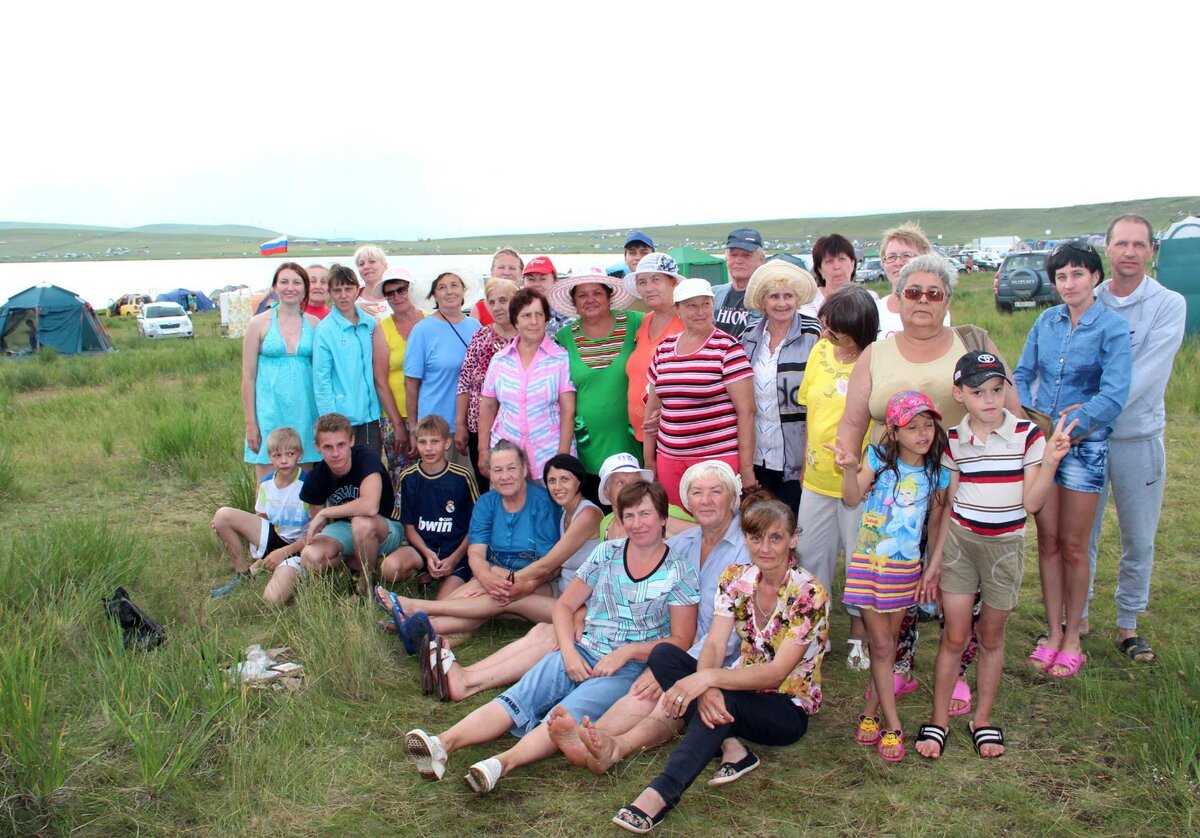                                   Часть нашей большой компании на оз.Тус