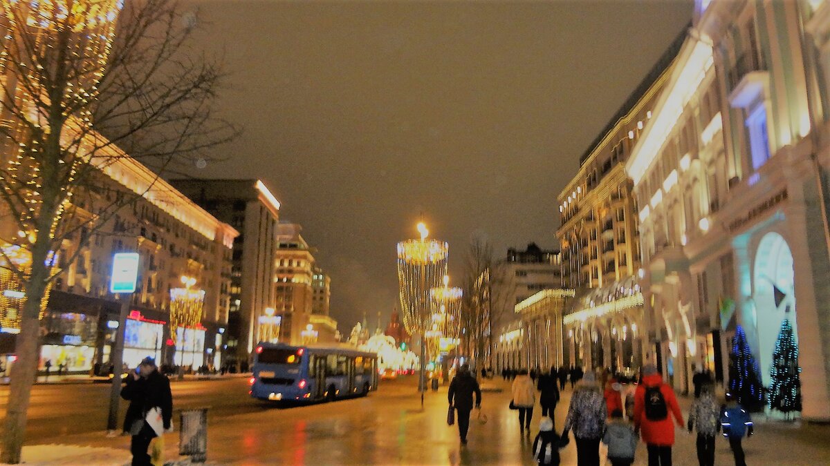 Тверская  в рождественском убранстве