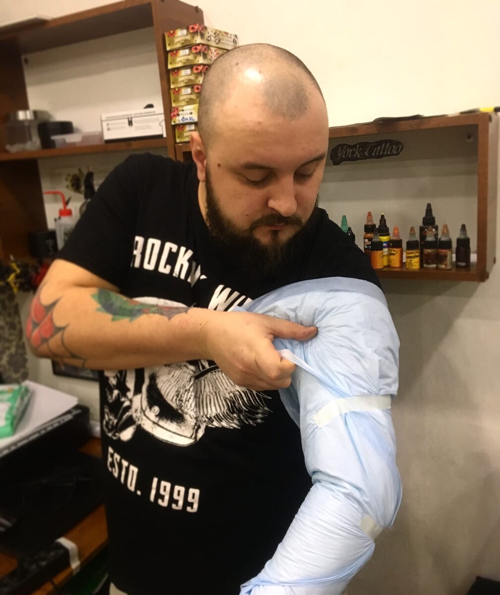 Пелёнка хорошо впитывает все выделения и защищает от внешних вмешательств.