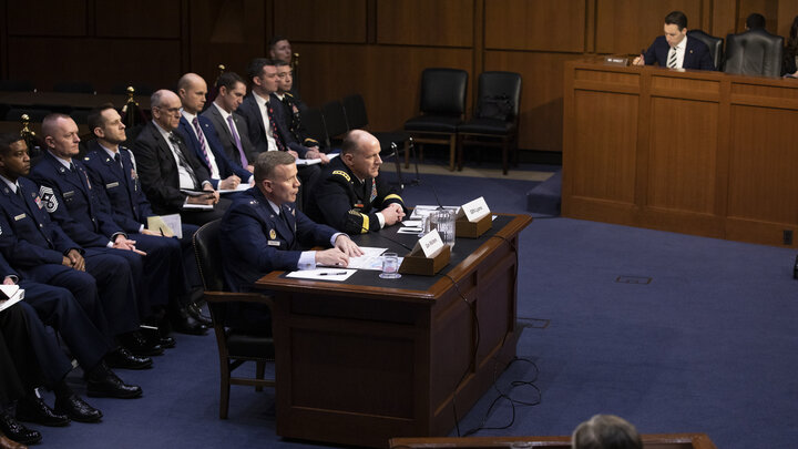 А НАТО меж тем заседало.