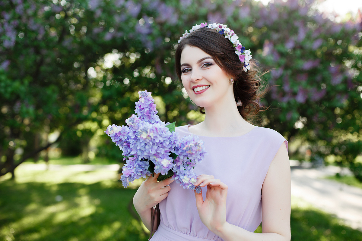 С наступающим Вас, дорогие девушки!