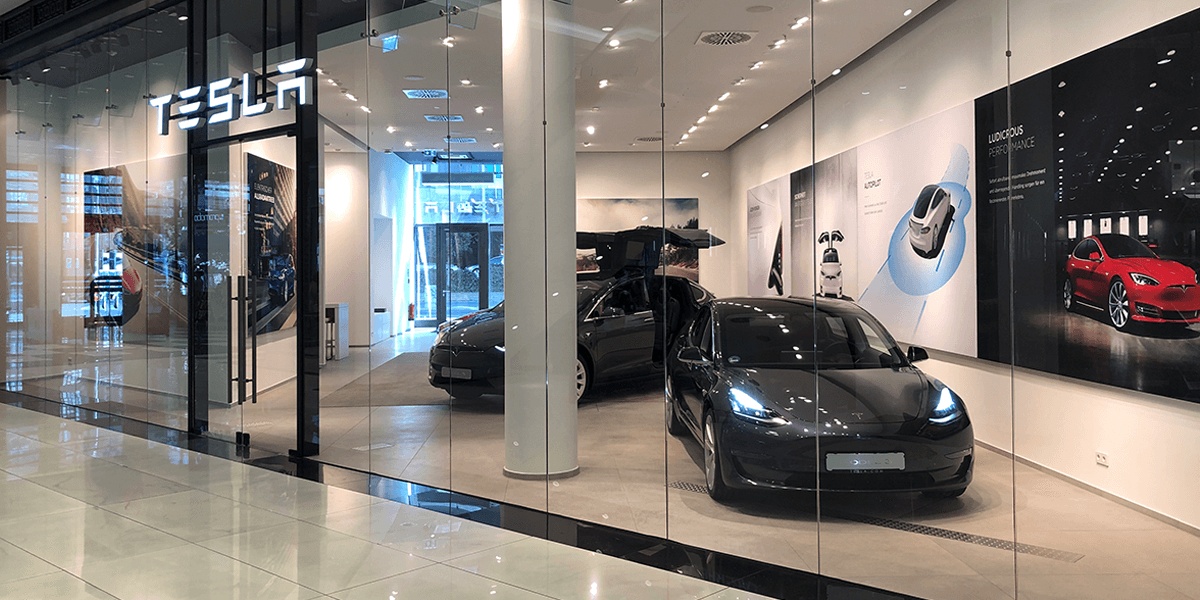 Автосалоны Tesla растут в Европе